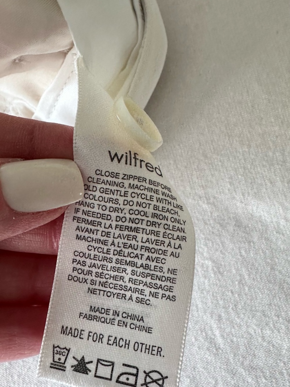 Wilfred High Waist Pleated Linen-Blend Shorts in Off-White - Picture 5 of 8